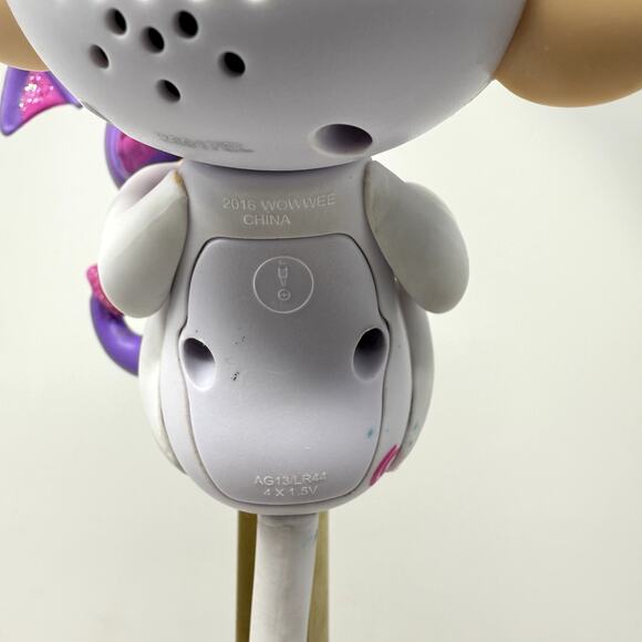 WowWee Fingerlings Baby Dragon Kaylin & Purple Monkey Interactive Toy Set Of 2 - Picture 4 of 8